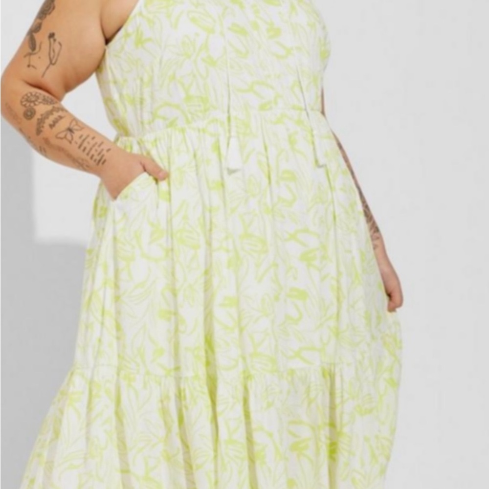 TORRID!! Women's Sleeveless Floral Dress